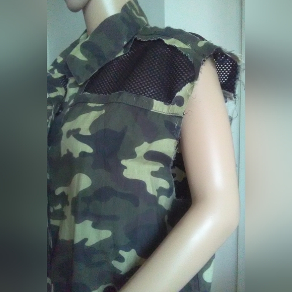 BNWOT CAMO DRESS BY KROIX SZ. 2X ROUNDED HEM MESH BUTTON DWN UNFIN. SLEEVES HI/L - Picture 3 of 9